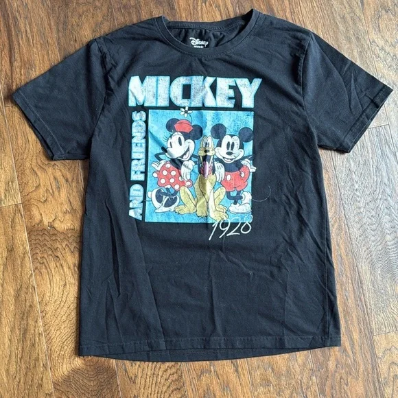 Disney Mickey and friends Tshirt unisex size large - Picture 2 of 5